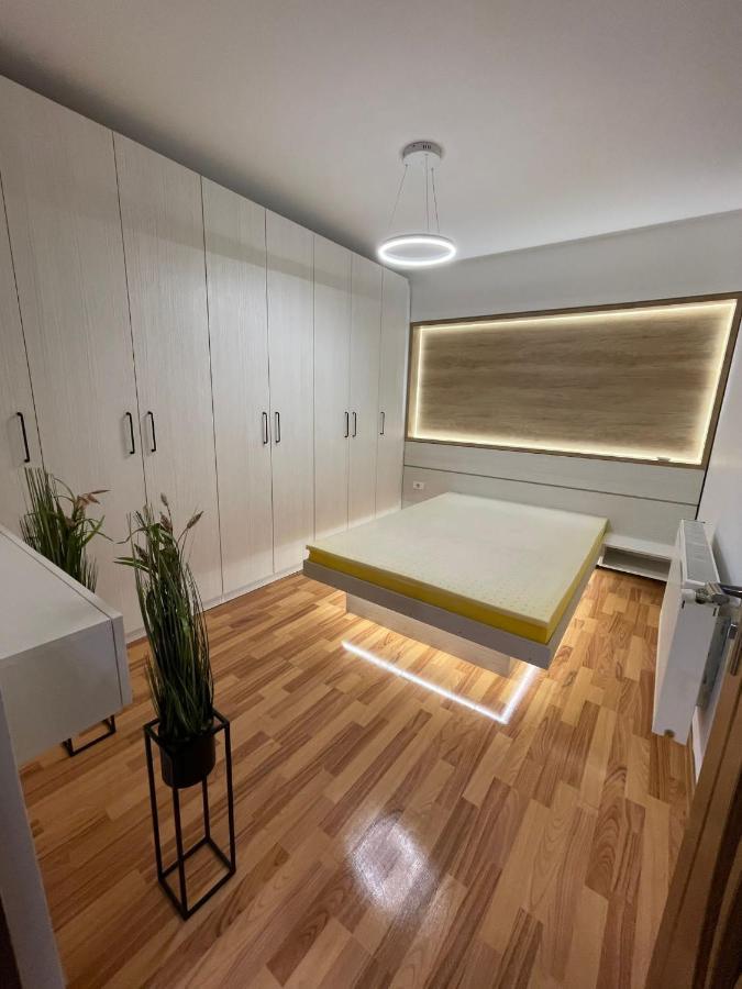 Iulius Loft Apartment Iasi Bagian luar foto
